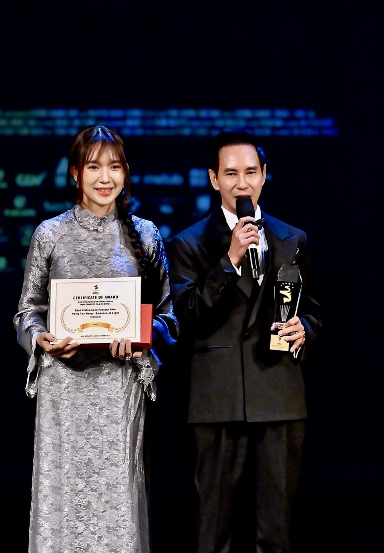 Lý Hải lập cú đúp giải thưởng tại Mỹ