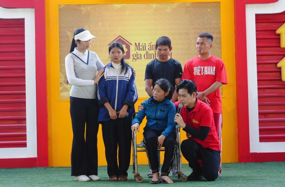 Mái ấm gia đình Việt trao hơn 1,5 tỷ đồng trong lần đầu tiên ghi hình tại Thủ đô Hà Nội