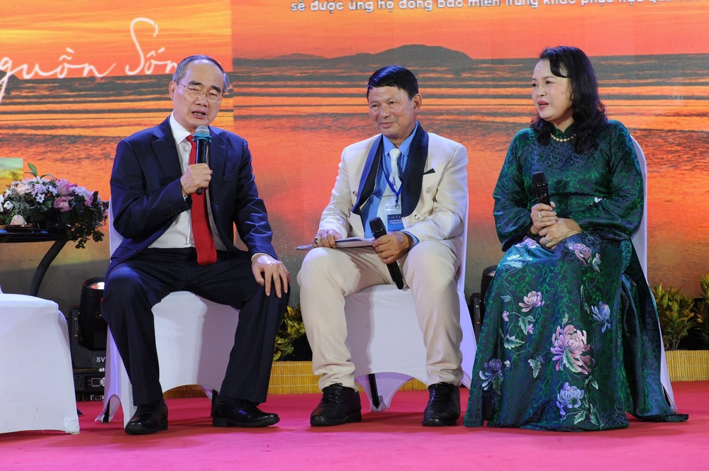 Ra mắt sách ảnh "Nguồn sống" của Hoàng Thị Bích Thảo