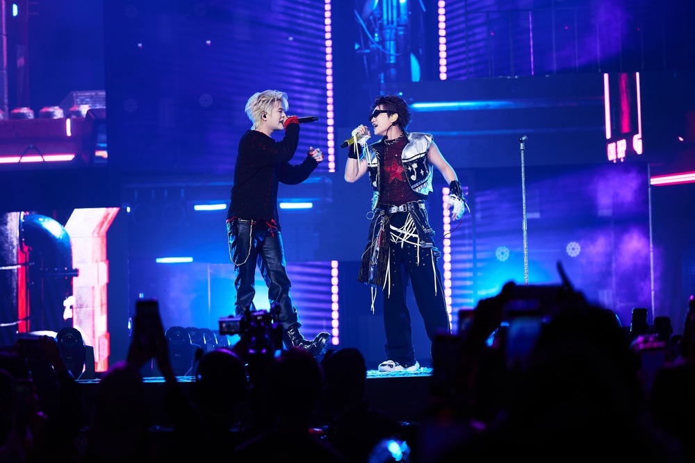 CAPTAIN BOY bị RHYDER “đánh úp” trong mini concert đầu tiên “Mặt chạm mặt” 