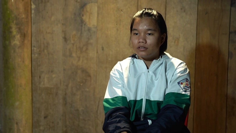 Hoa hậu Trúc Linh, ca sĩ Huy R nghẹn ngào trước nghị lực phi thường của cô bé 17 tuổi