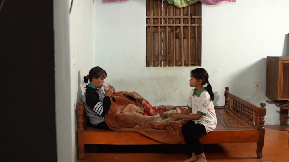 Hà Việt Dũng, Quỳnh Kool xúc động trước bé gái lớp 5 tự lo cho bản thân vì mẹ bệnh, anh trai bỏ học đi làm