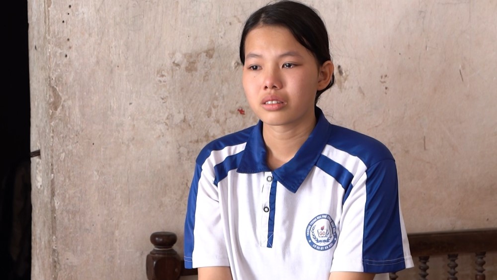 Hoa hậu Trúc Linh, ca sĩ Huy R nghẹn ngào trước nghị lực phi thường của cô bé 17 tuổi