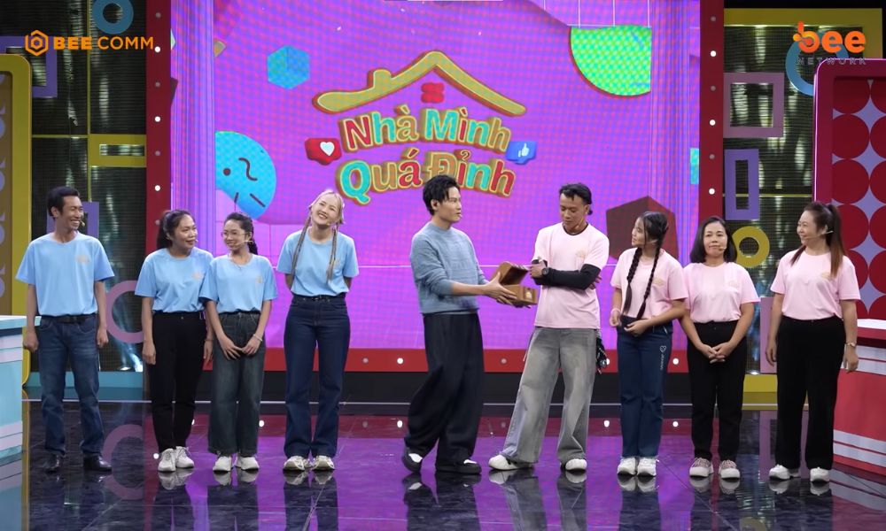 Diễm Phương “mặt búng ra sữa” khiến MC Hồng Phúc tưởng nhầm… con gái út