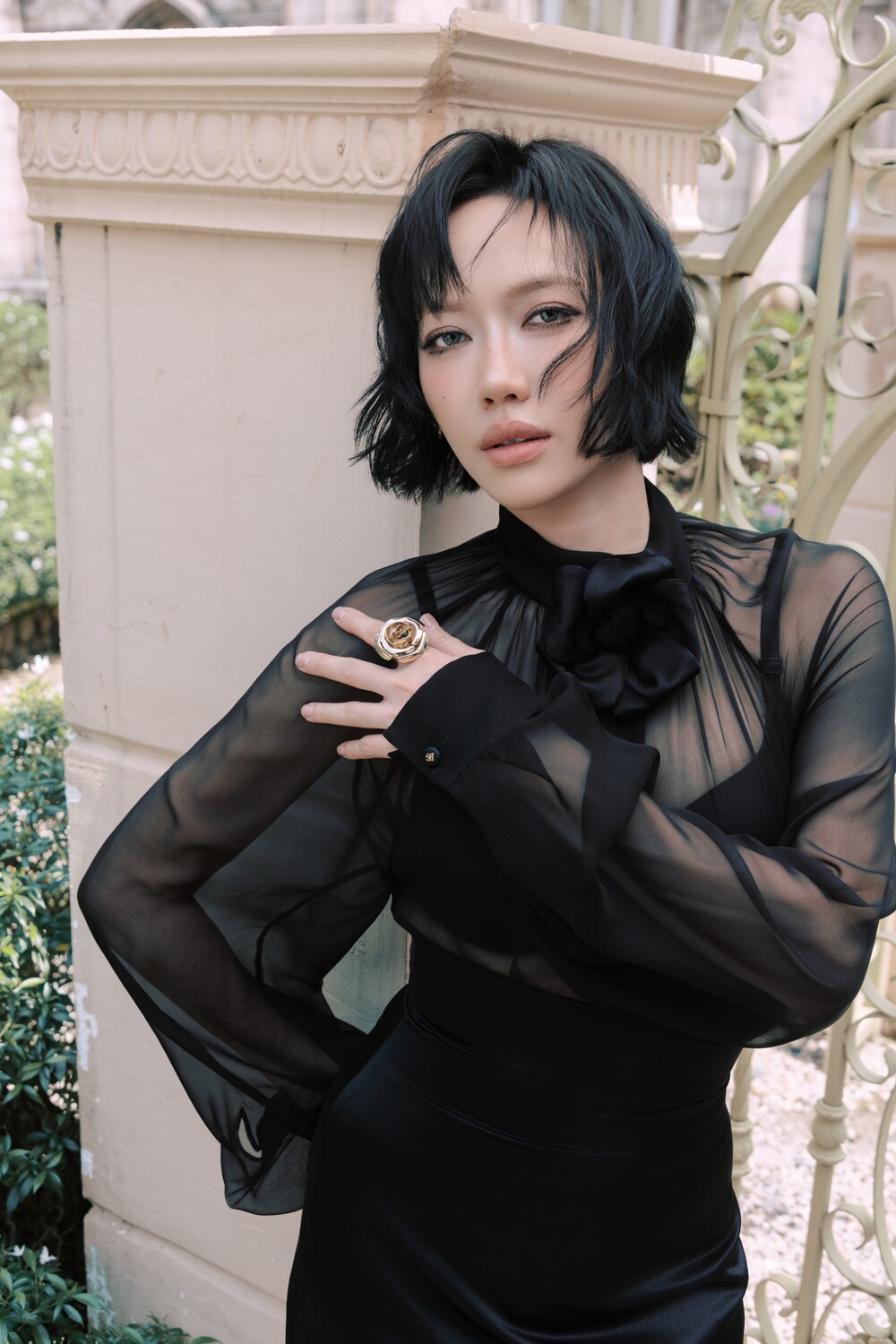 Diệu Nhi thành “yêu nữ hàng hiệu” trong bộ ảnh cuối năm, tiết lộ nhận loạt lời mời điện ảnh