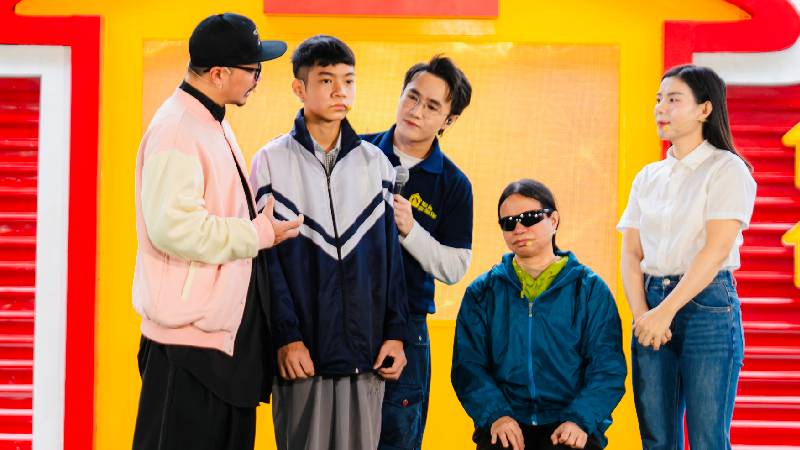 Huỳnh Lập, Hà Lê và Bùi Lê Mận xúc động trước câu chuyện người mẹ khiếm thị một mình nuôi con