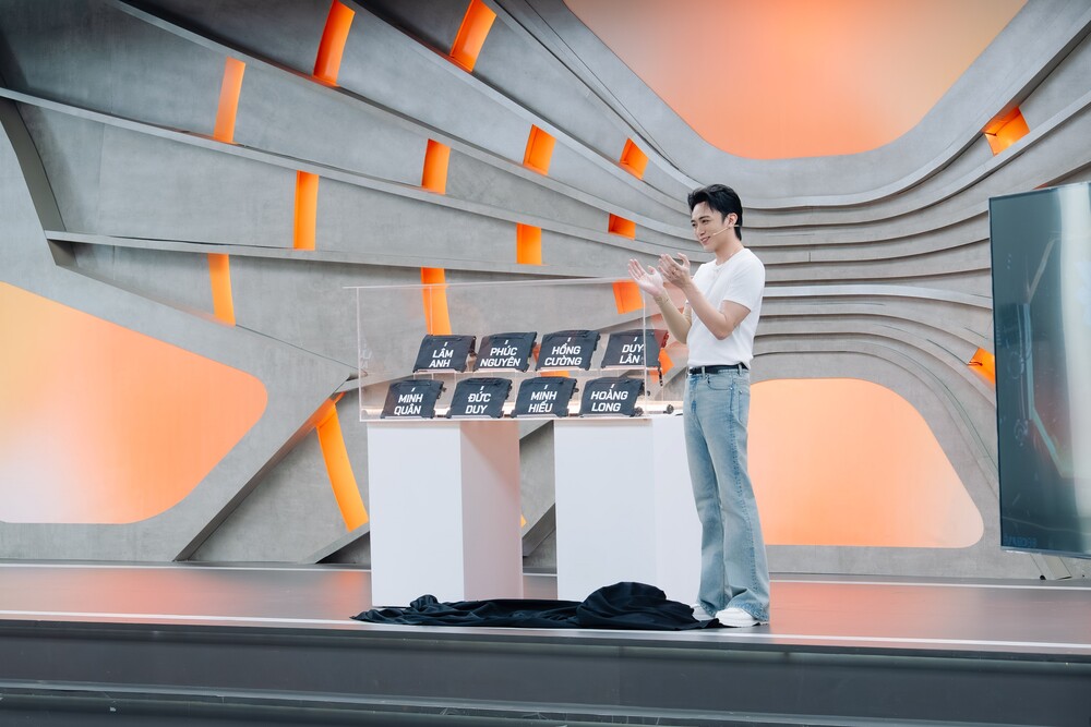 SOOBIN xúc động khi chứng kiến 8 học trò cùng vượt qua thử thách, bảo toàn đội hình tiến thẳng vào Chung kết