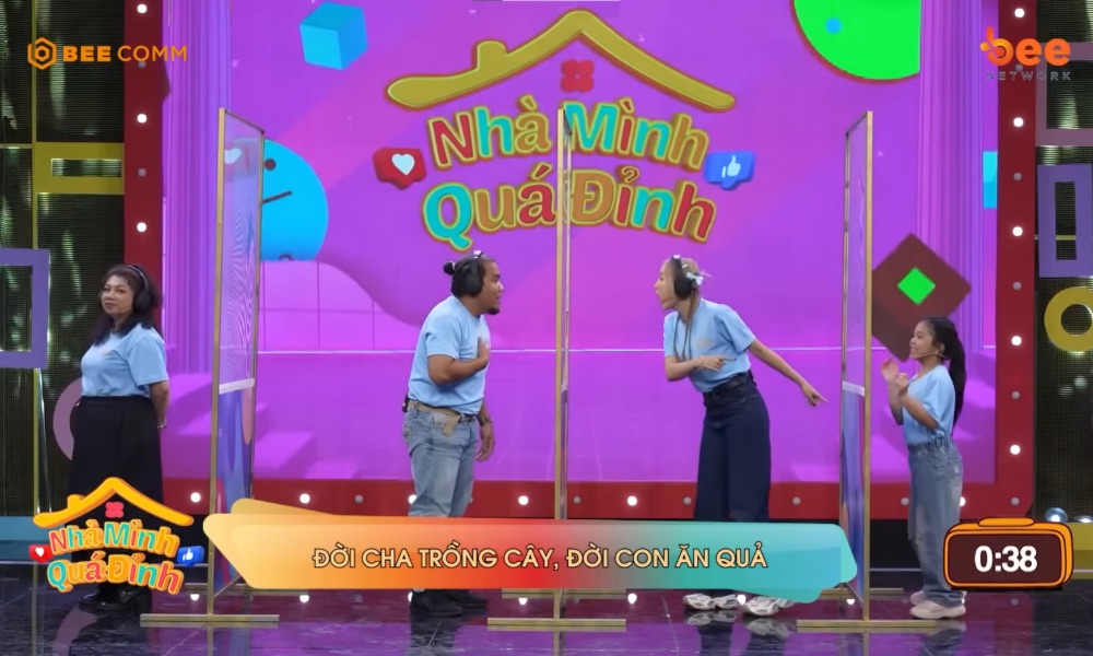 Cặp vợ chồng chuyên gia hóa trang phim điện ảnh khiến Hoàng Phi phải “wow” liên tục tại “Nhà Mình Quá Đỉnh”