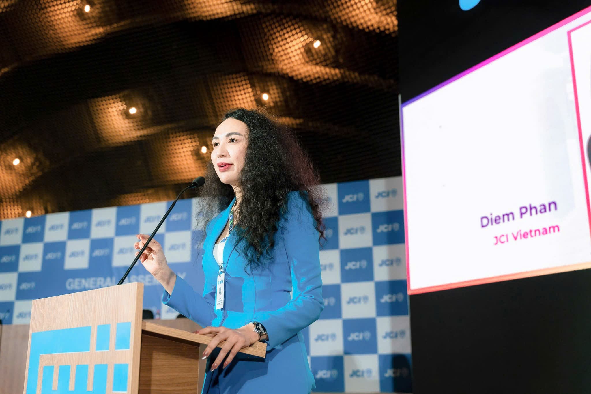 Hoa hậu Ngọc Diễm liên tục gặt hái thành công đáng ngưỡng mộ