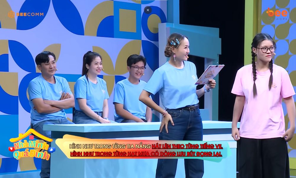 Học trò Minh Nhí bất ngờ xuất hiện cùng gia đình tại “Nhà Mình Quá Đỉnh”