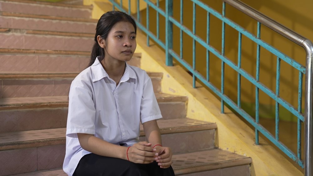 MC Thanh Thảo, Huy Khánh và Vân Trang nghẹn lòng trước hoàn cảnh cô bé mất mẹ, sống cùng ông bà đã lớn tuổi