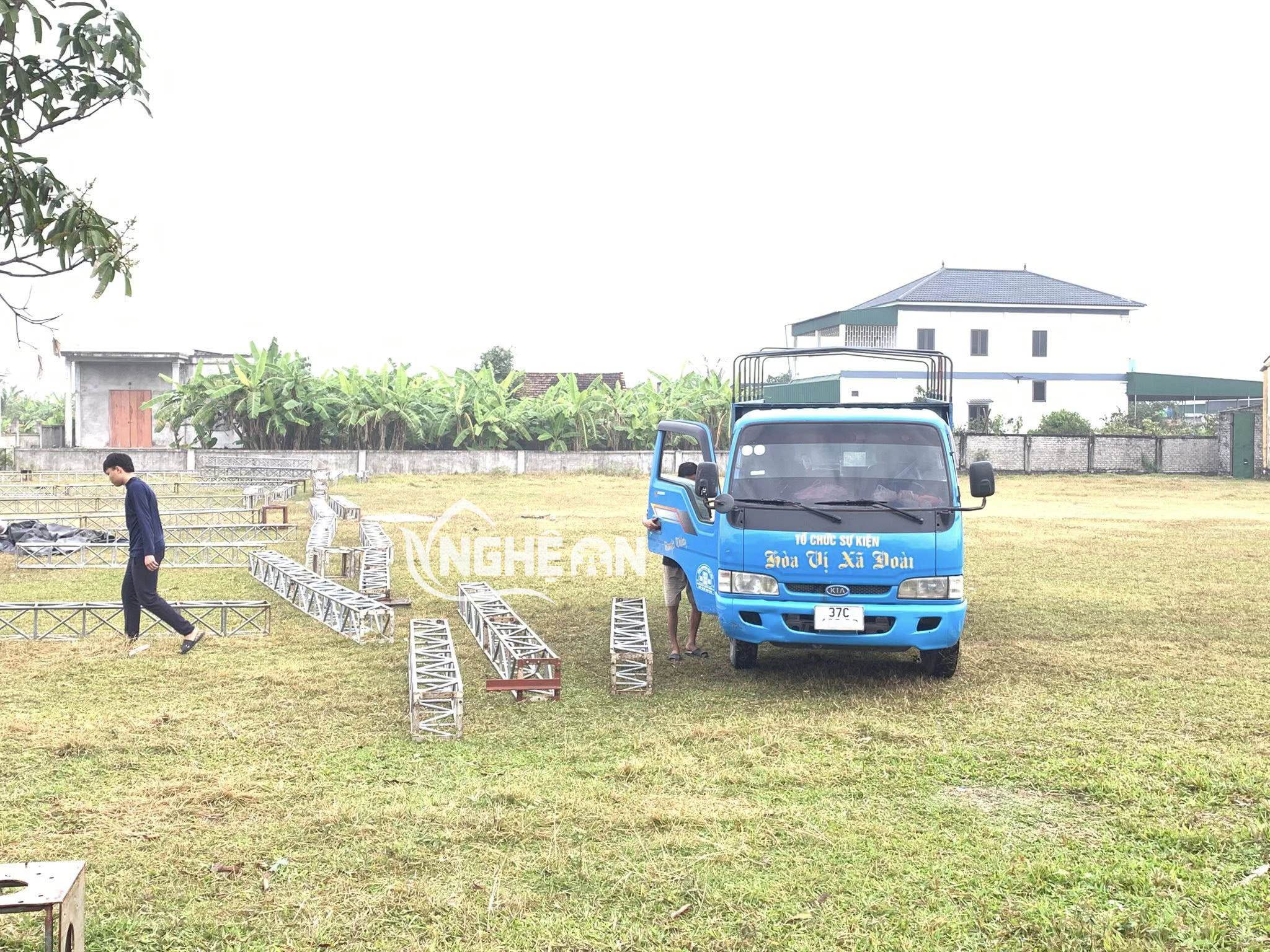 Đình Bắc đãi 100 mâm cảm ơn làng xóm, Văn Bình bối rối khi được so sánh với sao Hàn