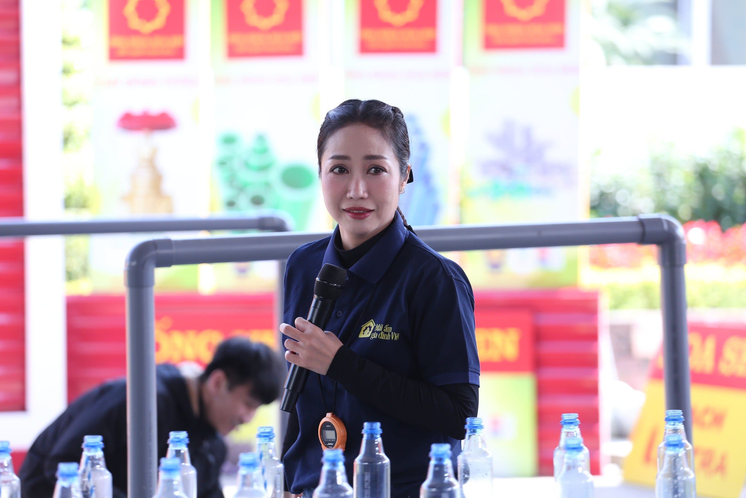 Ốc Thanh Vân hạnh phúc khi cùng con gái về quê ghi hình “Mái ấm gia đình Việt”