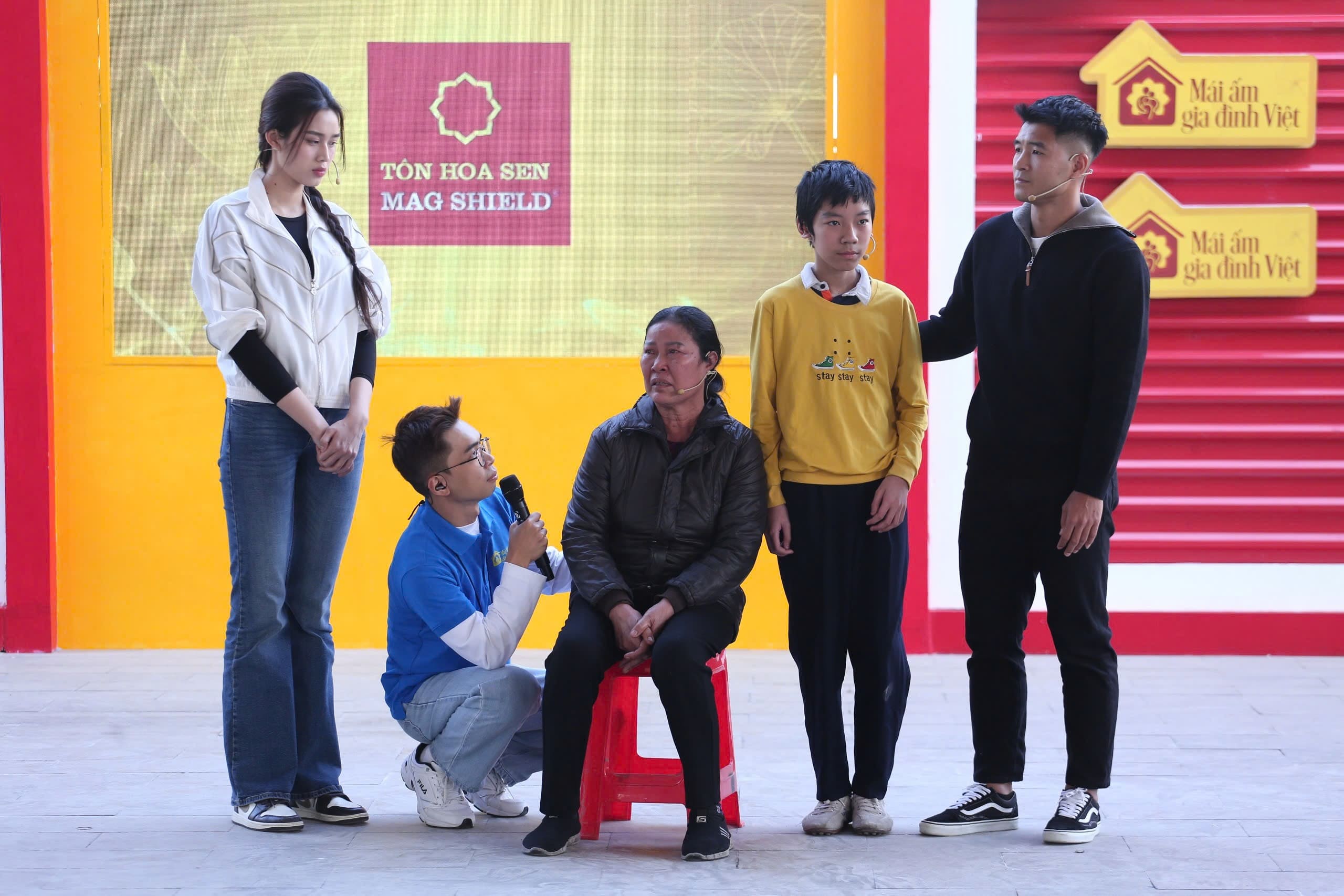 Ốc Thanh Vân hạnh phúc khi cùng con gái về quê ghi hình “Mái ấm gia đình Việt”