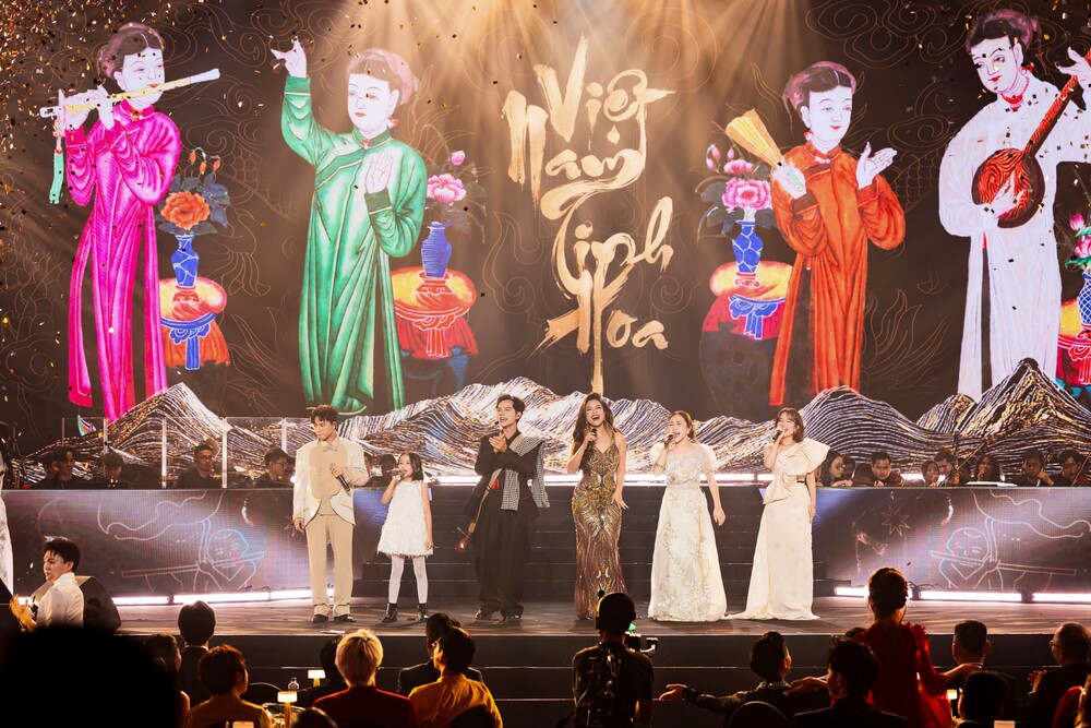 Hòa Minzy xúc động khi lập cú đúp tại Tinh hoa Việt 2025