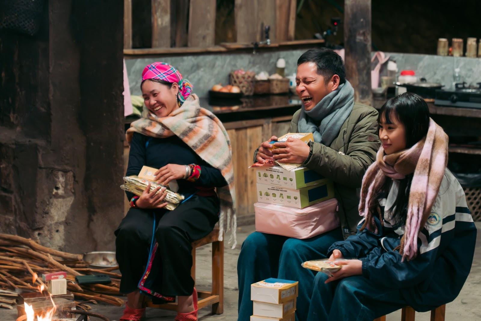 Gia Đình Haha: Hai tiếng “người nhà” sưởi ấm mùa đông Bản Liền