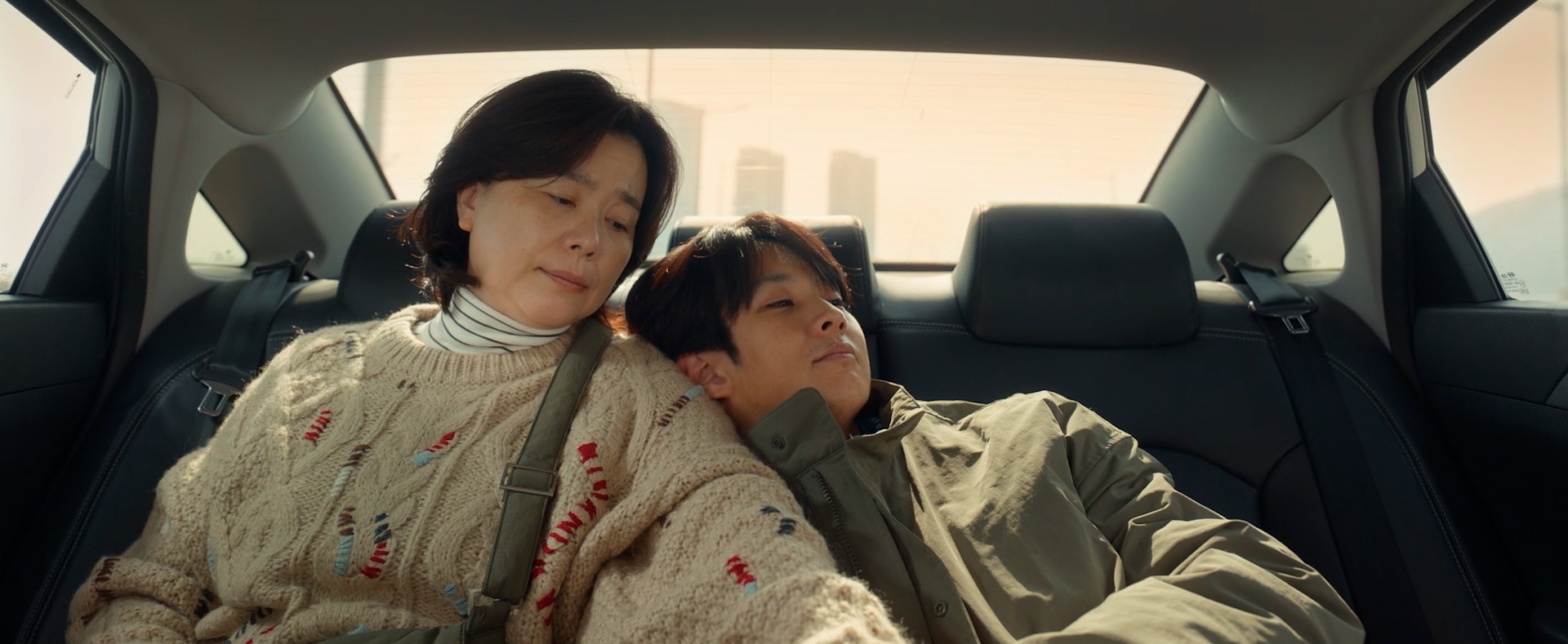 Đếm Ngày Xa Mẹ: Bộ phim cảm động về “bữa cơm mẹ nấu” từ diễn xuất của bộ đôi mẹ con “quốc dân” Choi Woo-sik và Jang Hye-jin