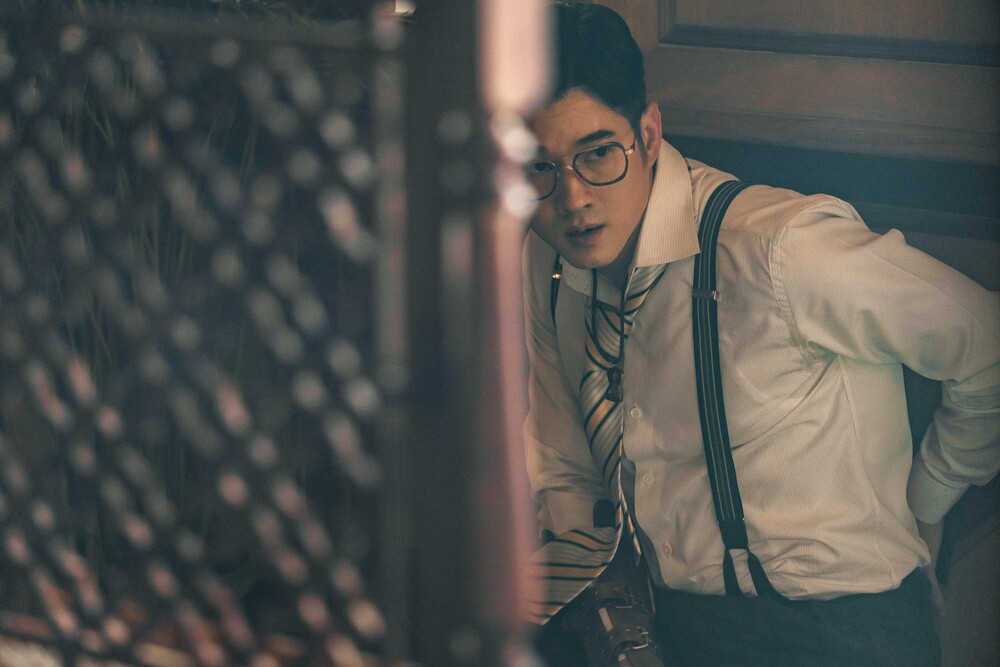 Nam thần Mario Maurer cùng "Quốc bảo Thái Lan" hóa thân tướng cướp trong "Tứ hổ đại náo"