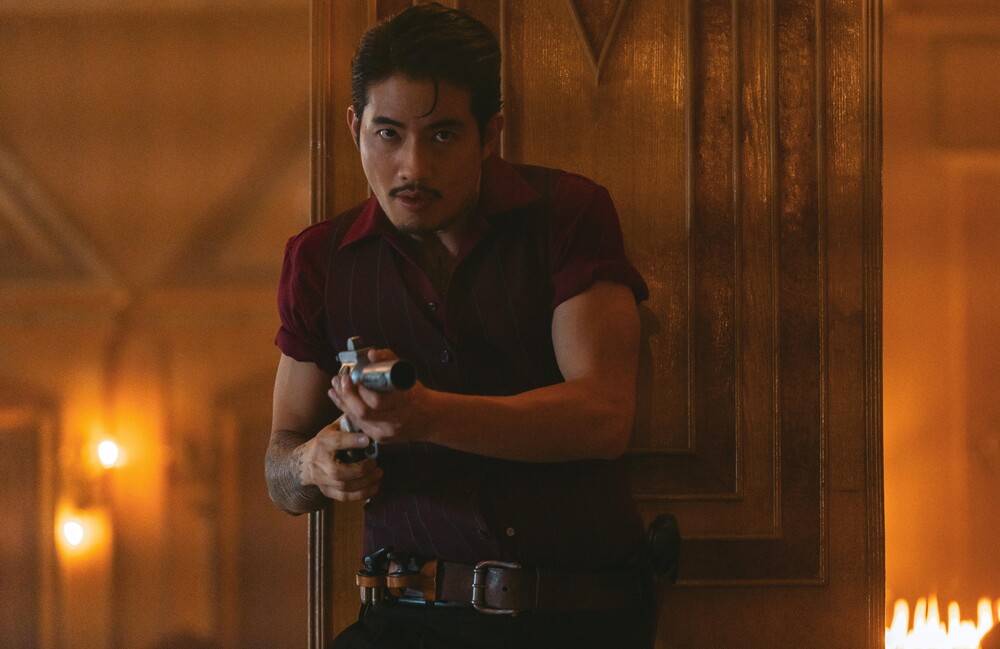 Nam thần Mario Maurer cùng "Quốc bảo Thái Lan" hóa thân tướng cướp trong "Tứ hổ đại náo"