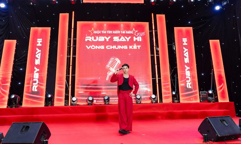 MC Hy Văn: “Sân khấu không chỉ để nói, mà để kết nối cảm xúc” 