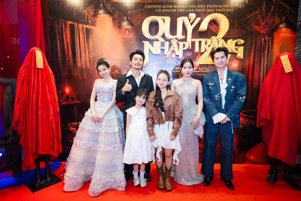 Dàn sao Việt đổ bộ thảm đỏ ra mắt "Quỷ nhập tràng 2"