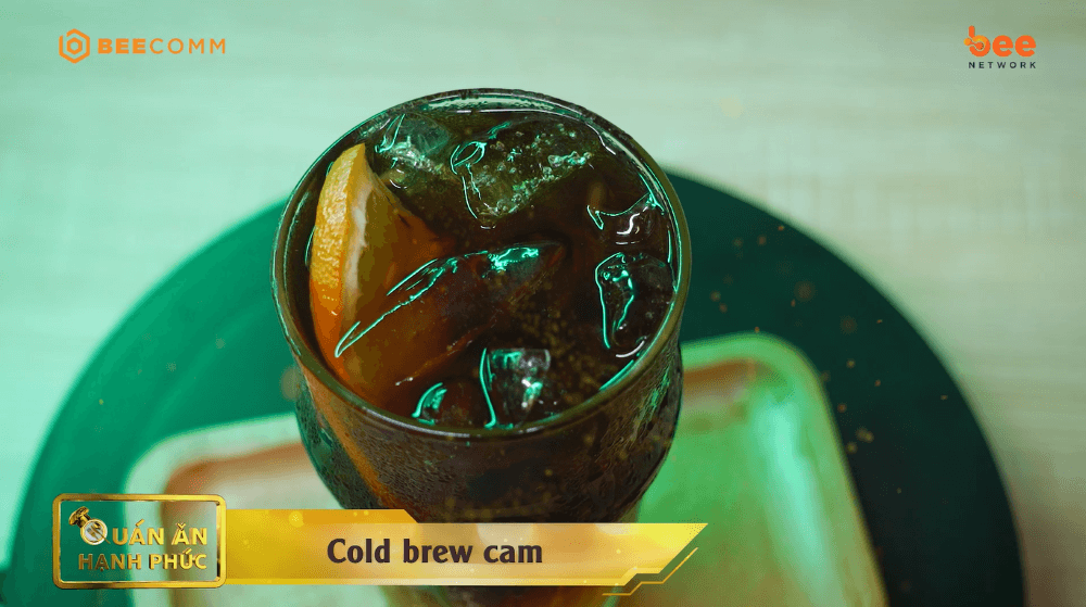 Quán ăn hạnh phúc tập 48 Phương Lan trầm trồ với croissant nóng giòn, mê mẩn cold brew cam tại M’oi Coffee and Tea Bar