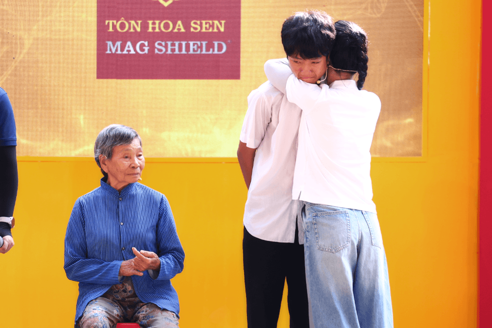 Đại Nghĩa, Nguyễn Đình Vũ, Phương Anh Bolero nghẹn ngào trước cậu bé 13 tuổi nương tựa ông bà cố lớn tuổi