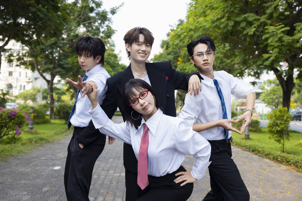 Hồ Đông Quan ra MV đầu tay, “hội bạn thân” góp mặt trong vai trò đặc biệt