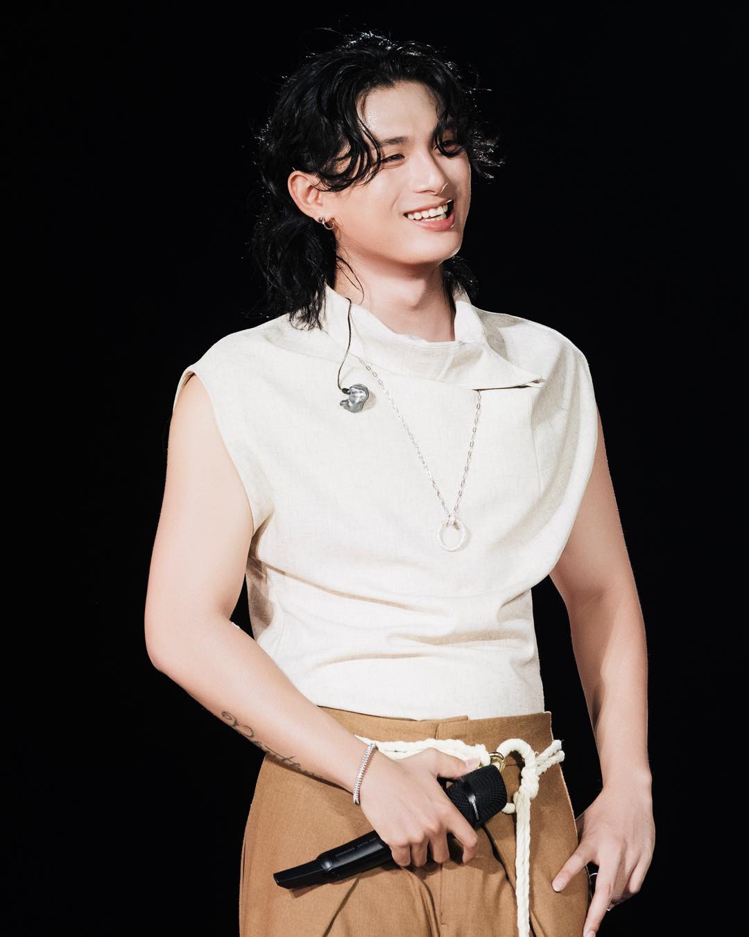 Sau 2 năm vắng bóng, GREY D trở lại ấn tượng: chiếm lĩnh Apple Music Việt Nam, tạo hiệu ứng mạnh trên các nền tảng nhạc số