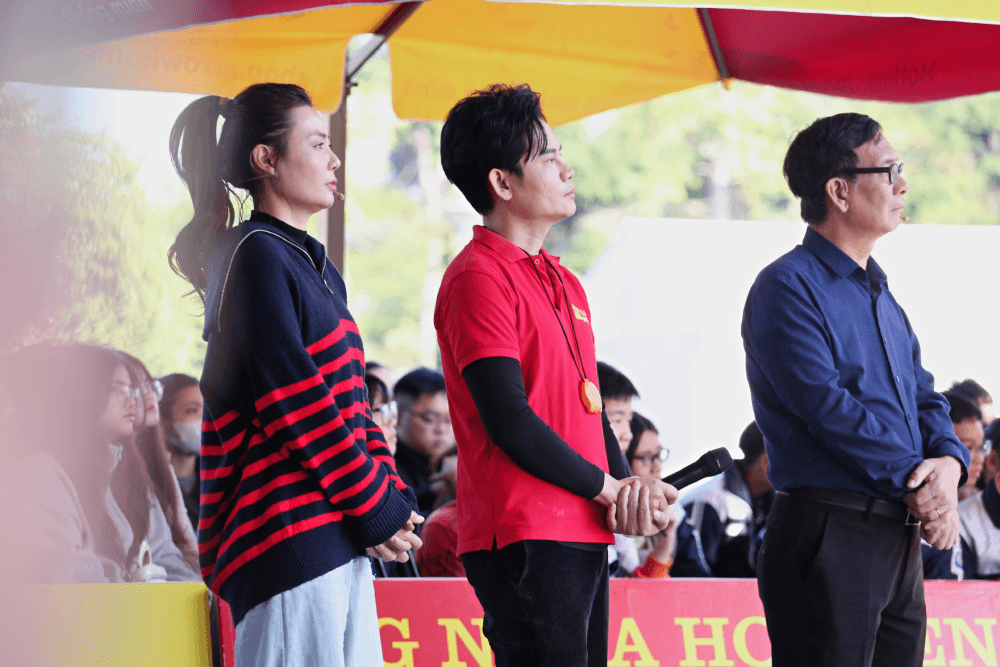 NSƯT Đức Khuê và diễn viên Thanh Hương xúc động trước hình ảnh những người mẹ gồng gánh nuôi con sau khi chồng mất
