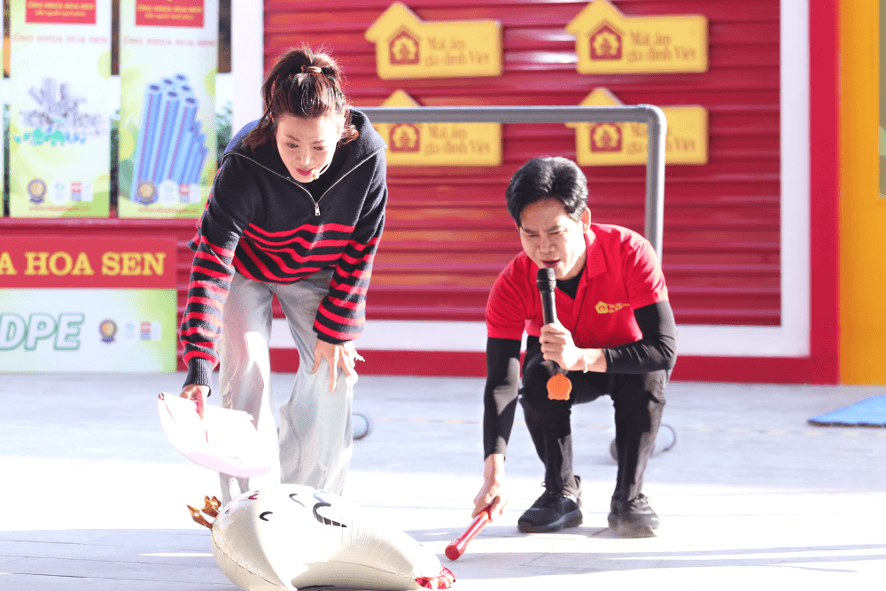 Diễn viên Thanh Hương tặng toàn bộ cát-xê, nỗ lực cùng khán giả mang về hơn 330 triệu giúp các em nhỏ mồ côi