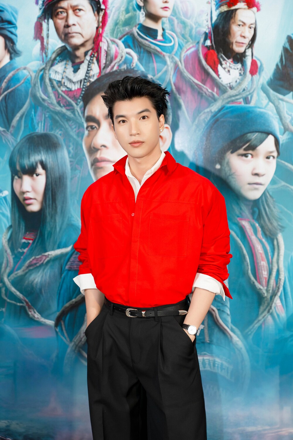 Trường Giang, HIEUTHUHAI, Ngô Kiến Huy, Thiên Ân, Kỳ Duyên, Phương Anh Đào, Tuấn Trần,… đổ bộ thảm đỏ phim Phí Phông