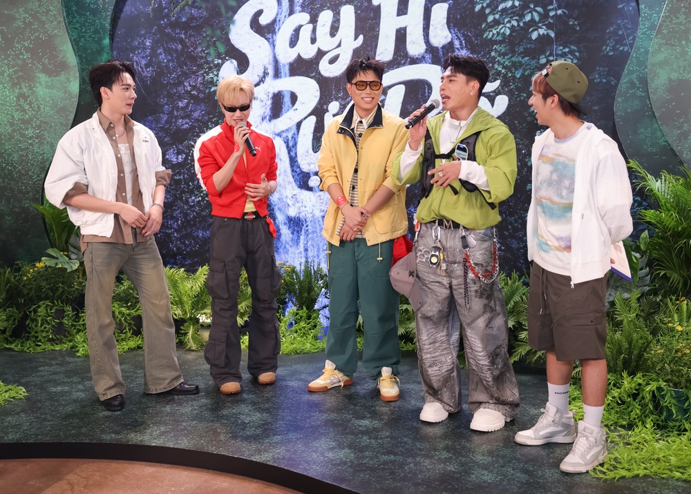 Dàn Anh Trai “Say Hi” kể chuyện sinh tồn: Mất 3 tiếng đun nước, 11 người chia nhau 8 quả trứng