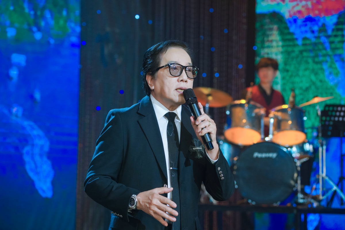“Giọng ca vượt thời gian” Elvis Phương ra mắt ca khúc mới ở tuổi 81