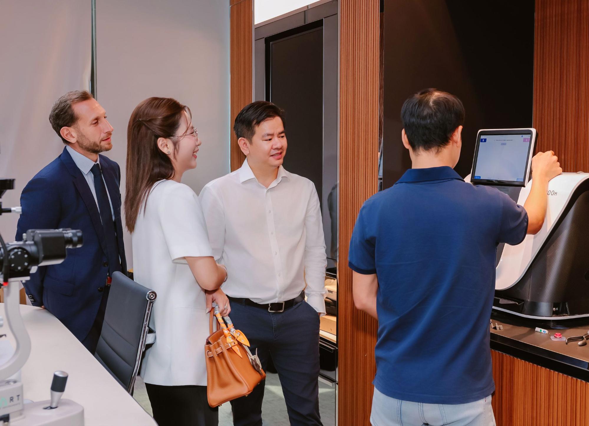 Một cái tên mắt kính Việt được lựa chọn là đối tác chiến lược của ông lớn quốc tế