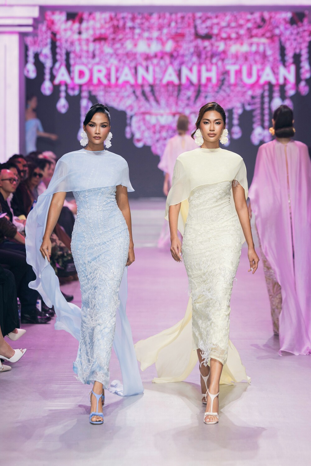 "F4 điện ảnh" Quốc Anh, Ma Ran Đô, Trần Ngọc Vàng và Võ Điền Gia Huy gây chú ý trên sàn diễn thời trang