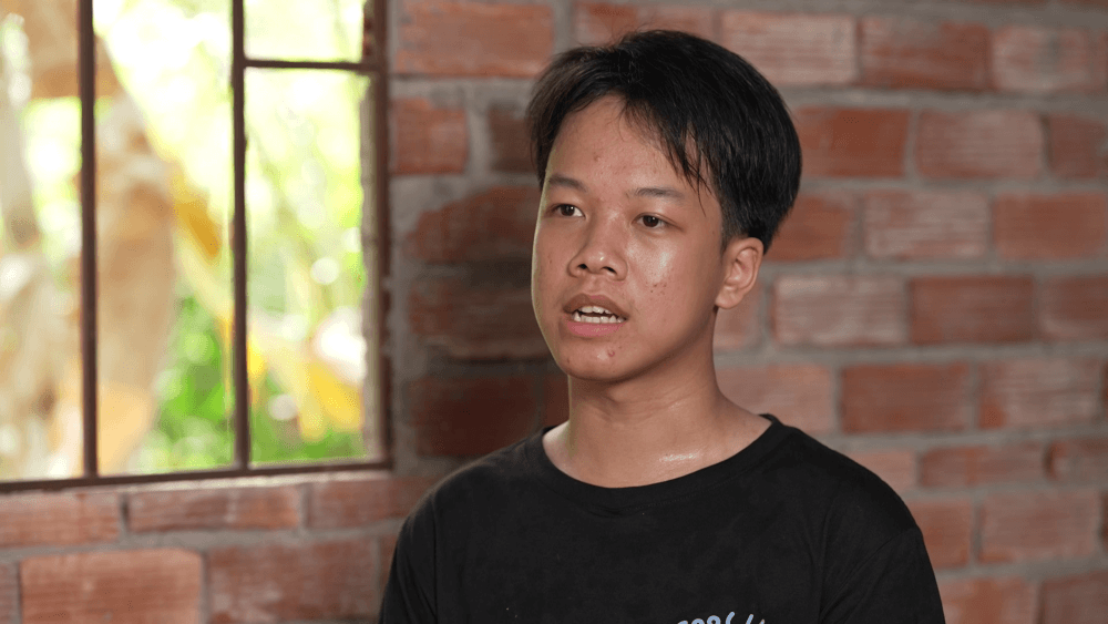 Đại Nghĩa xúc động trước cậu bé đam mê thư pháp, từng muốn nghỉ học vì gia cảnh khó khăn 