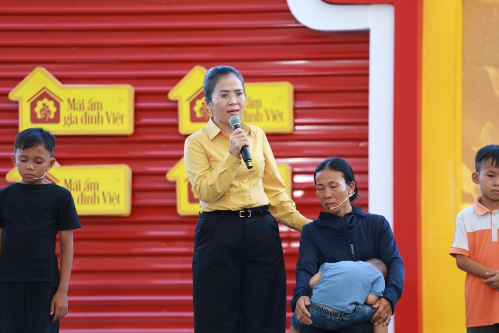 Mái ấm gia đình Việt Dấu ấn độc bản của một chương trình truyền hình nhân văn và minh bạch