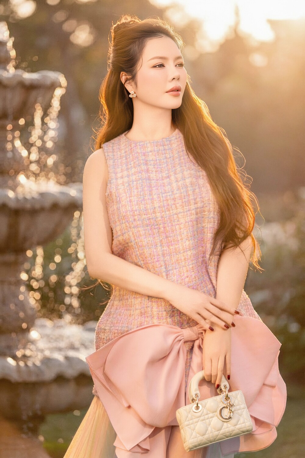 Lý Nhã Kỳ khoe nhan sắc tuổi mới: "Mọi người có thể sẽ sớm nhận được một tin vui"