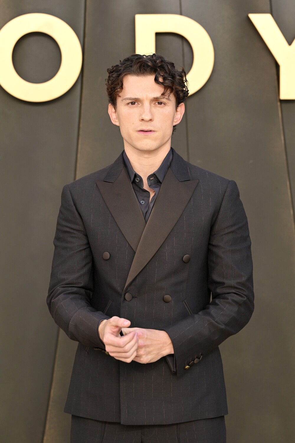 Tom Holland bước ra khỏi cái bóng Spider-Man với vai diễn quan trọng trong The Odyssey