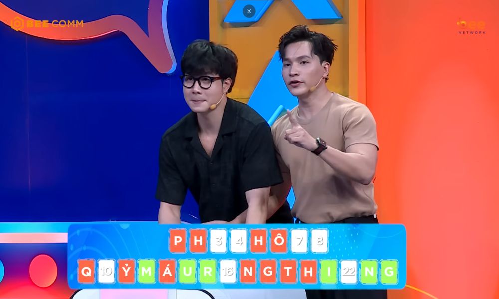 Hoa hậu Phan Thị Mơ đối đầu hai siêu mẫu thể hình, giành chiến thắng nghẹt thở tại "Úm Ba La Ra Chữ Gì?"