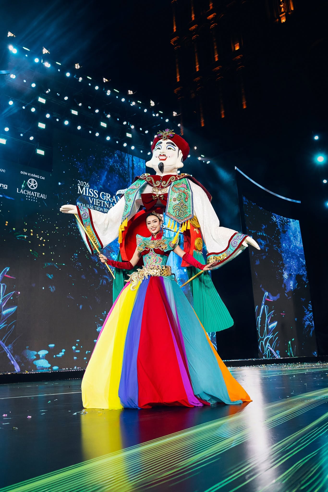 Emoura Phạm giữ phong độ tại bán kết Miss Grand Vietnam 2026, tiếp tục là ứng viên nổi bật
