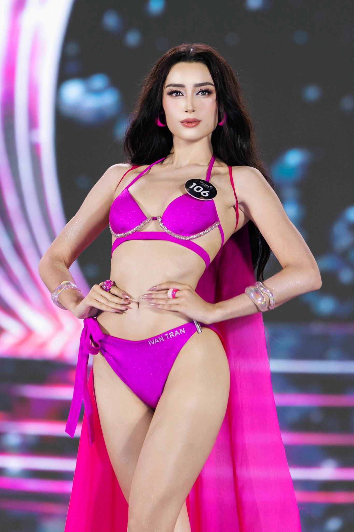 Emoura Phạm giữ phong độ tại bán kết Miss Grand Vietnam 2026, tiếp tục là ứng viên nổi bật