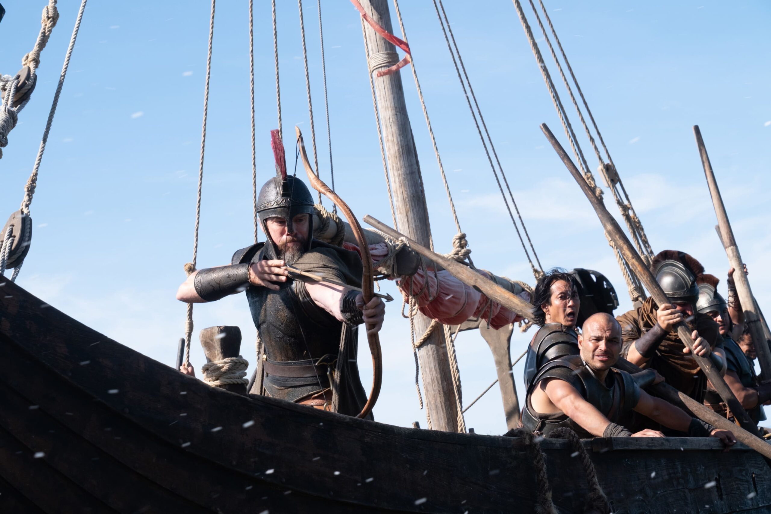 The Odyssey lập kỷ lục điểm số cao nhất sự nghiệp Christopher Nolan, hé lộ hậu trường quay phim trên biển bằng chiến thuyền từng vượt Đại Tây Dương