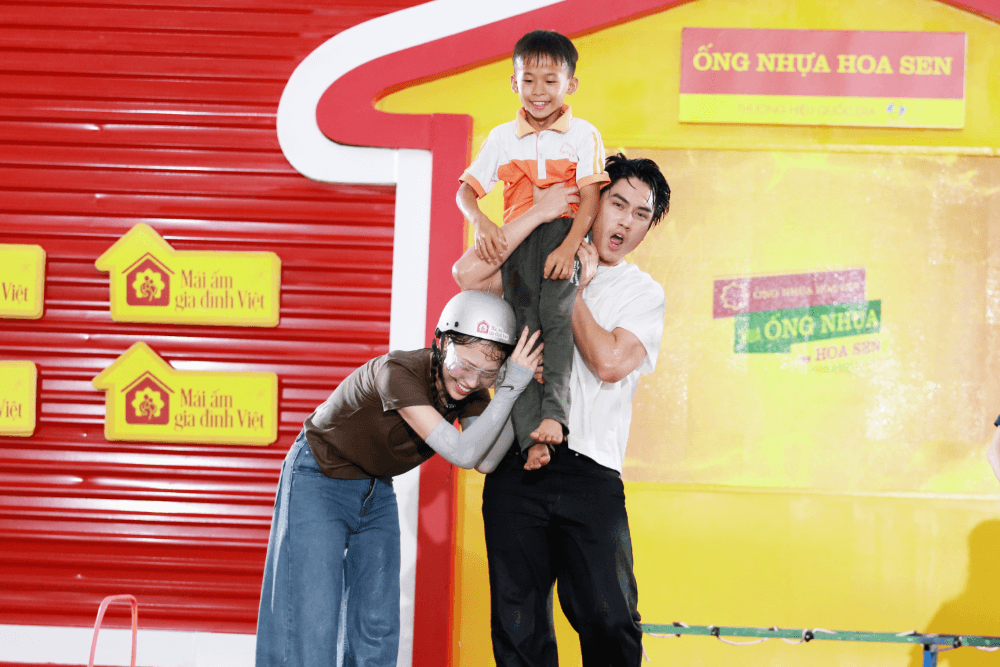 Mái ấm gia đình Việt tập 194 Gần 1 tỷ đồng được trao đến tay các em nhỏ có hoàn cảnh khó khăn