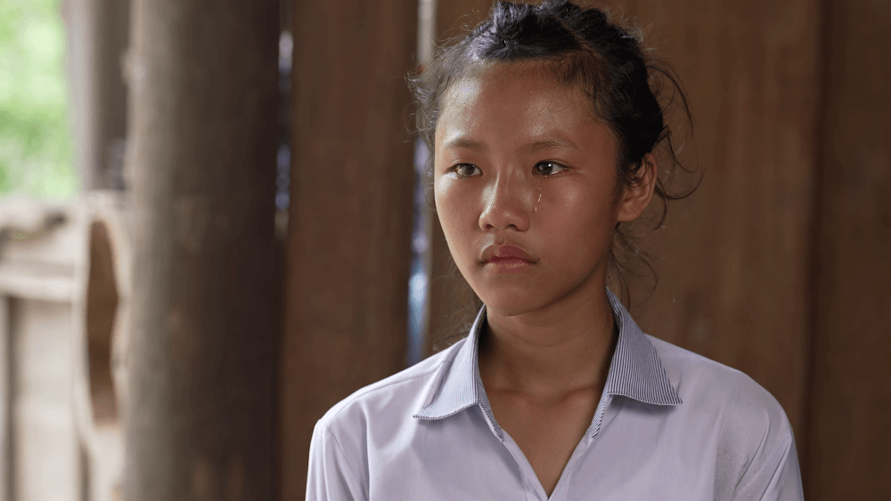 NSƯT Ốc Thanh Vân bật khóc trước bé gái mồ côi cha, mẹ bỏ đi từ khi mới 1 tháng tuổi