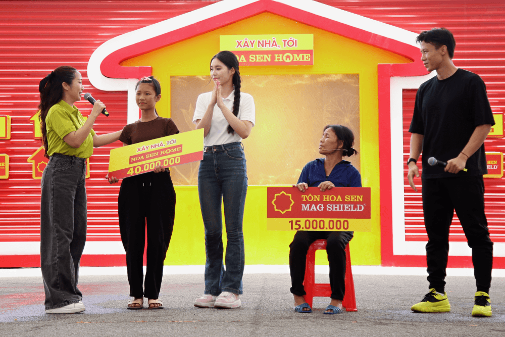 NSƯT Ốc Thanh Vân bật khóc trước bé gái mồ côi cha, mẹ bỏ đi từ khi mới 1 tháng tuổi