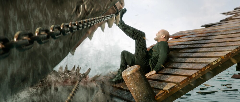 Jason Statham tái xuất màn ảnh rộng, đối đầu đường dây tội phạm giữa đại dương