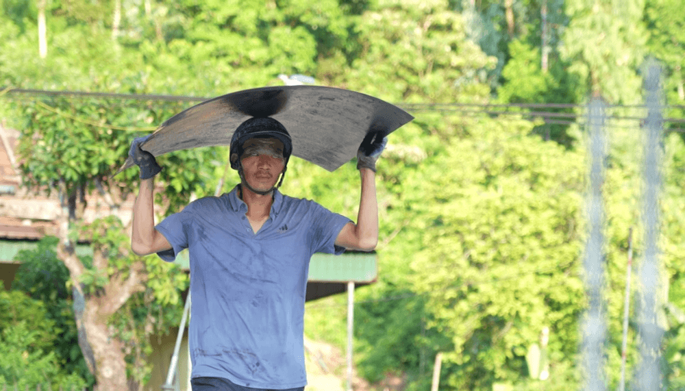 Cha mất thị lực, mẹ bị K máu, cô bé vẫn nỗ lực học tập khiến Ốc Thanh Vân, Hương Tràm cảm phục