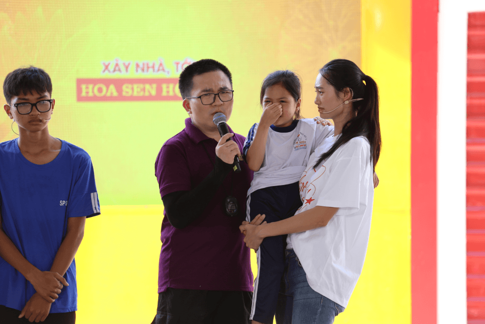 MC Đại Nghĩa xúc động trước người mẹ sẵn sàng từ bỏ hạnh phúc mới để trở về chăm sóc con trai bị bệnh K máu